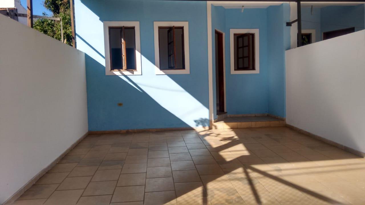 Casa à venda com 2 quartos, 65m² - Foto 1