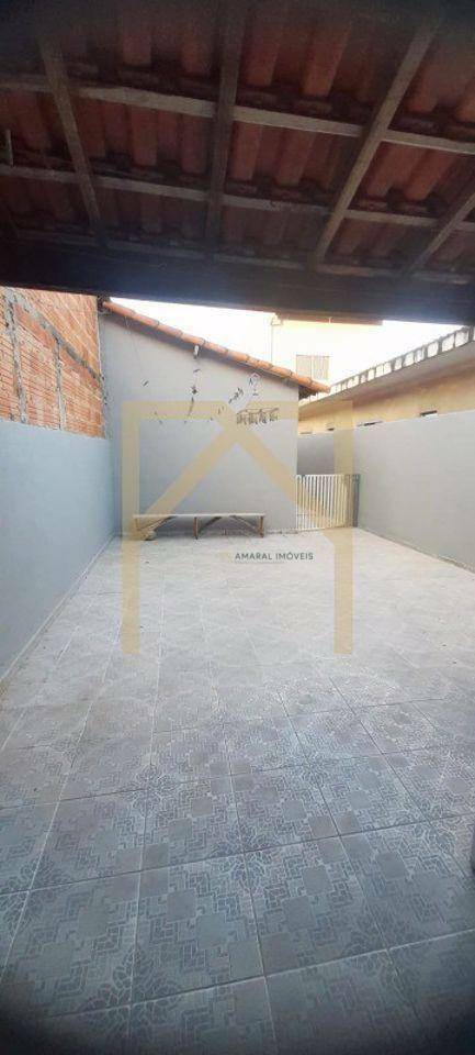 Casa à venda com 2 quartos, 90m² - Foto 13