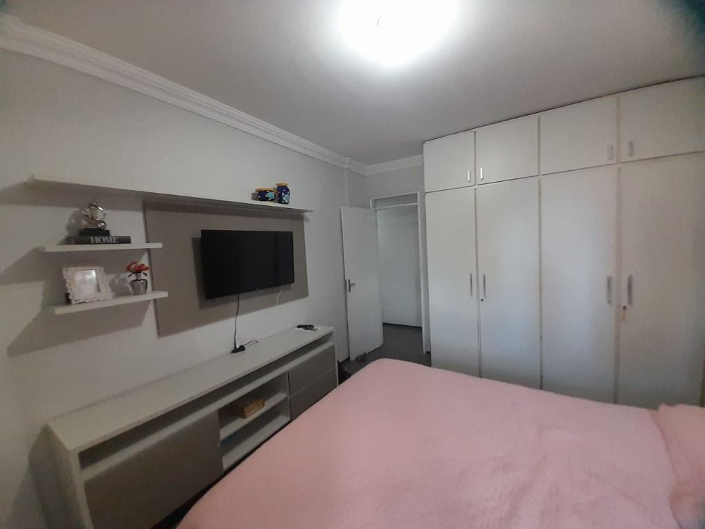 Apartamento à venda com 3 quartos, 128m² - Foto 17