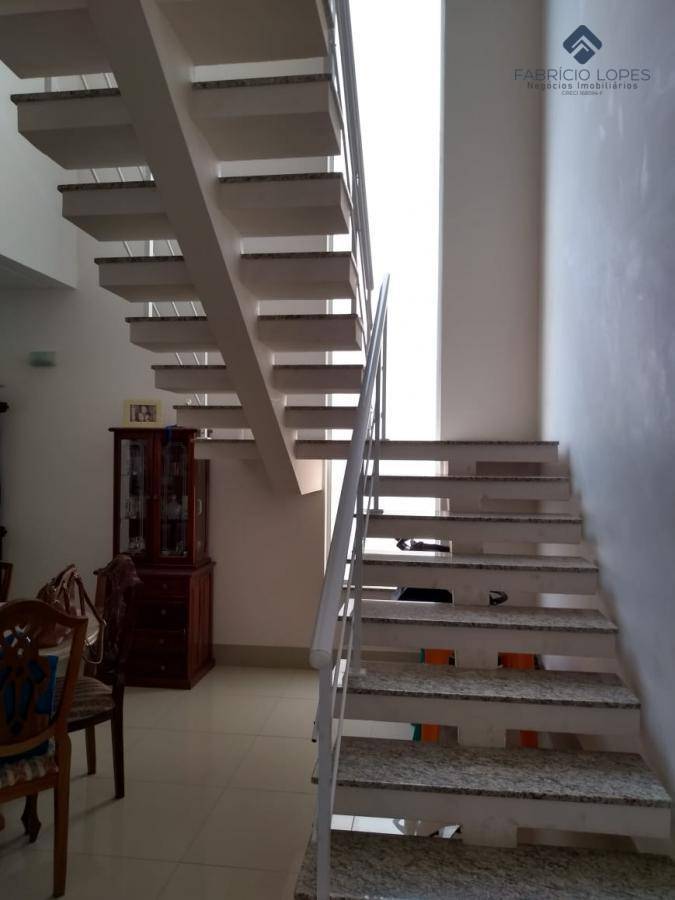 Casa à venda com 4 quartos, 280m² - Foto 4