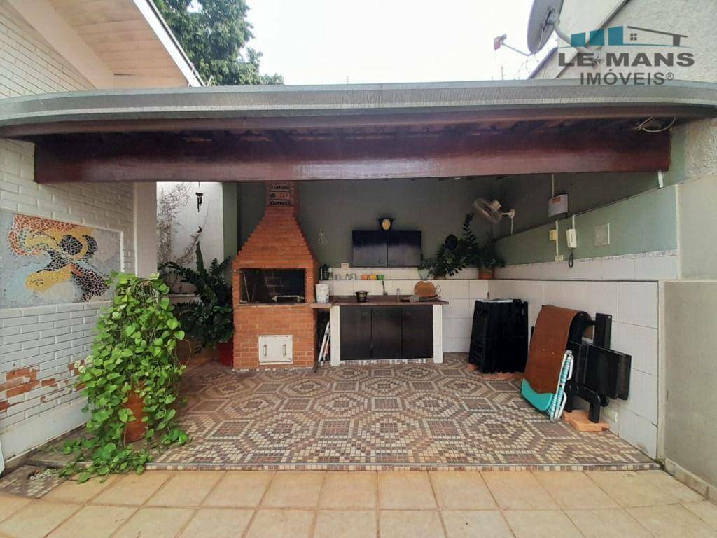 Casa à venda com 3 quartos, 220m² - Foto 18