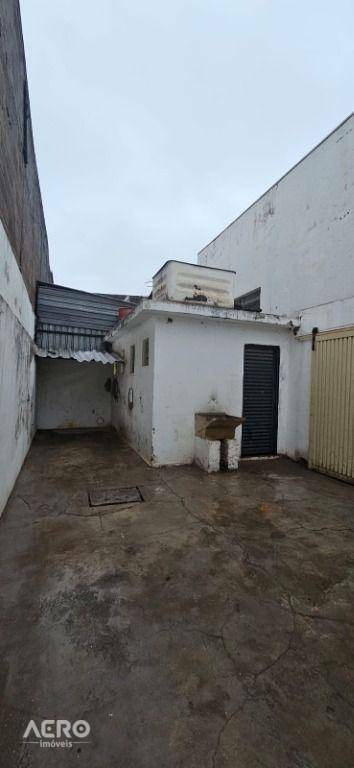 Depósito-Galpão-Armazém à venda, 555m² - Foto 12