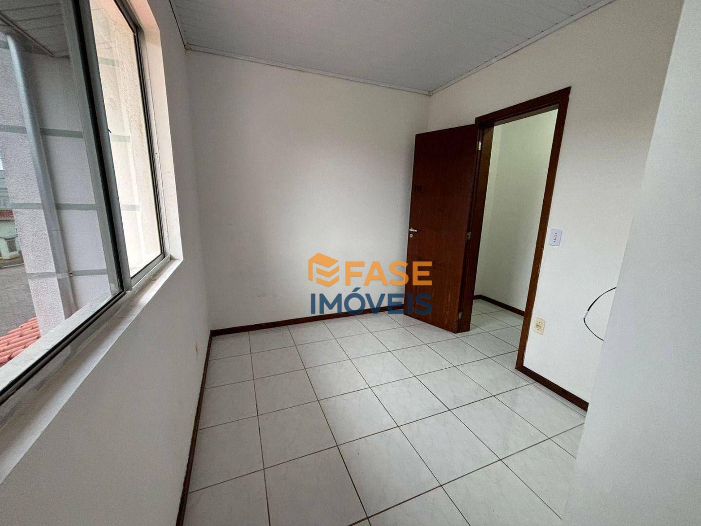 Casa à venda com 2 quartos, 55m² - Foto 10