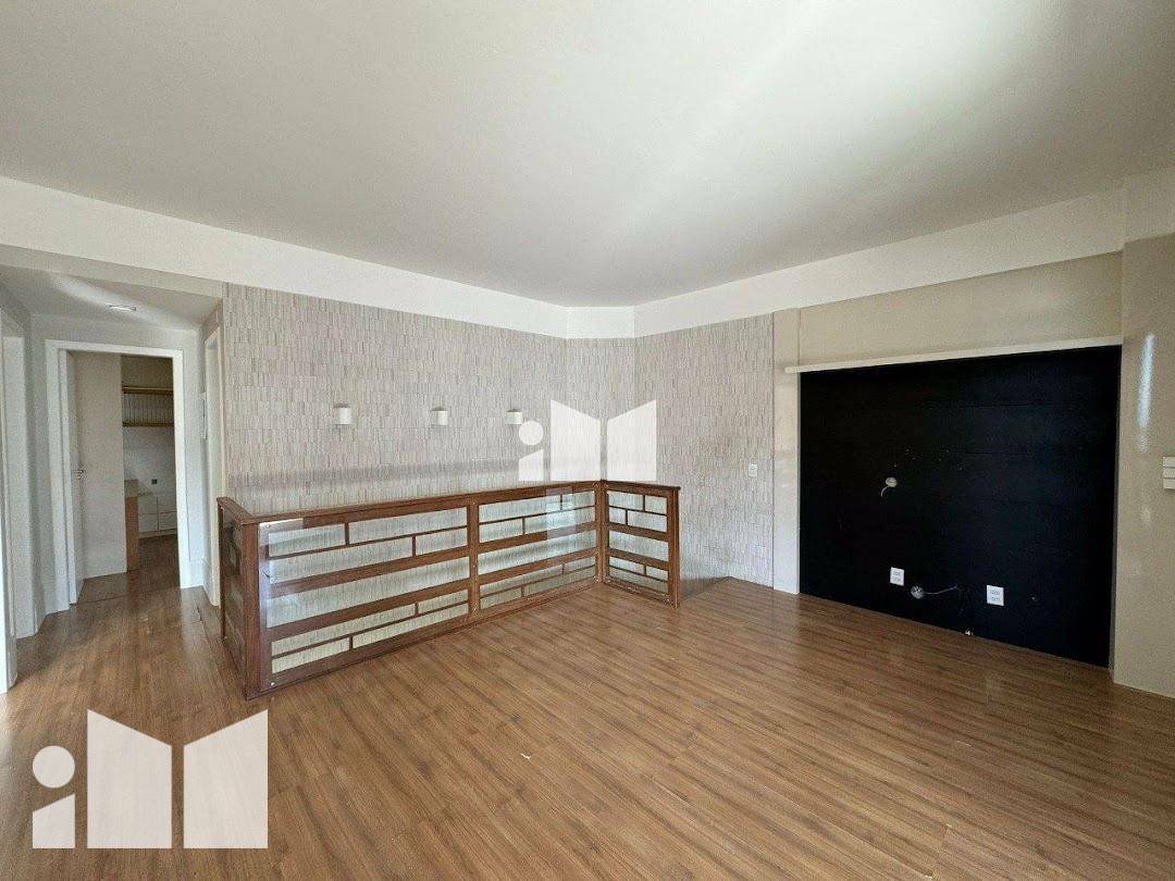 Cobertura à venda com 3 quartos, 250m² - Foto 9