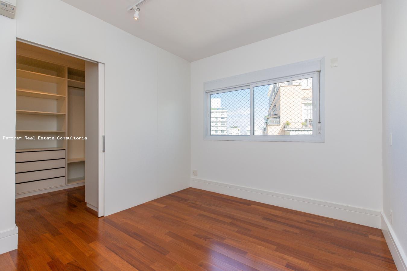 Apartamento à venda com 3 quartos, 157m² - Foto 28