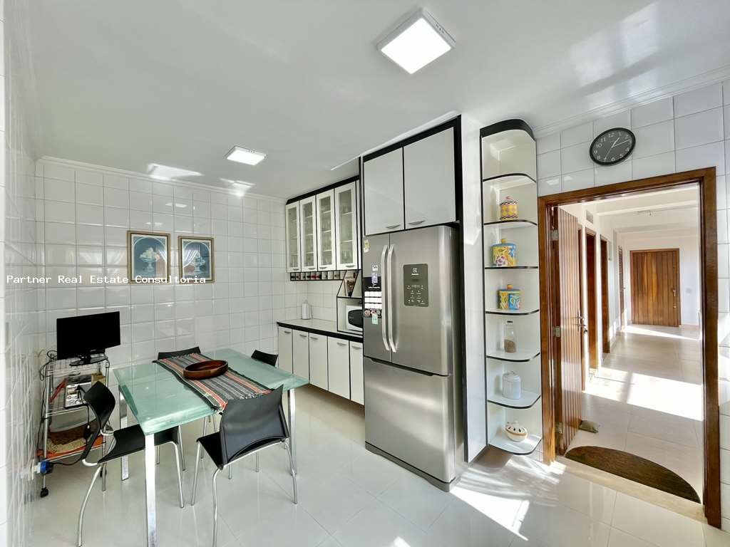 Casa à venda com 4 quartos, 1082m² - Foto 17