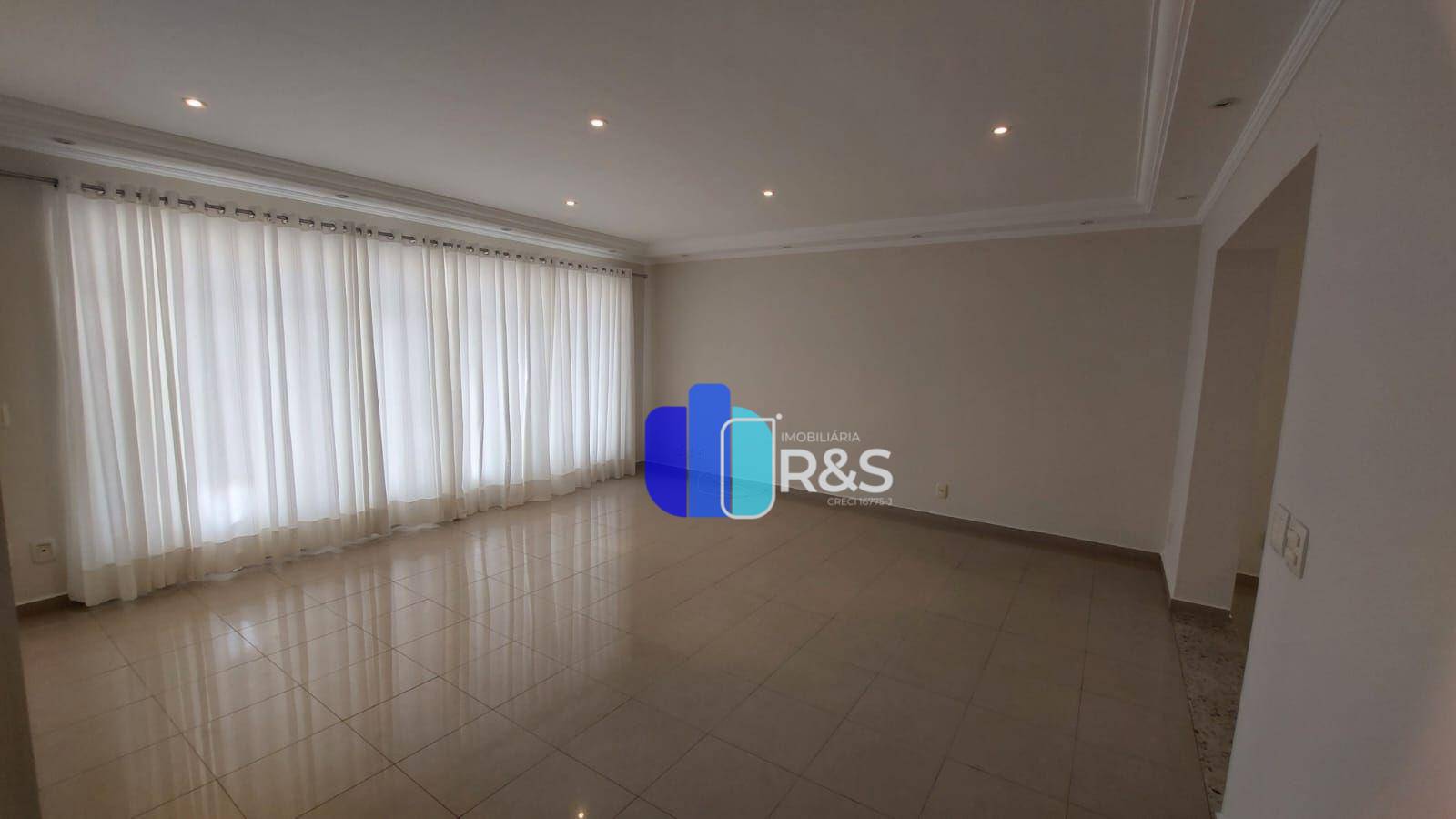 Casa para alugar com 4 quartos, 330m² - Foto 29