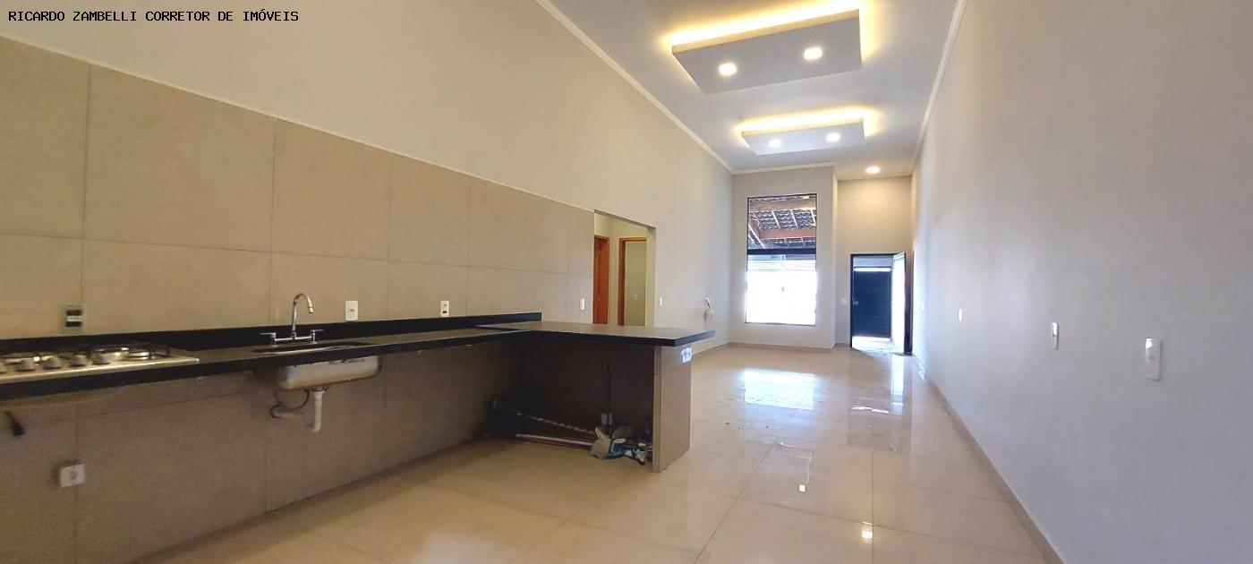 Casa à venda com 3 quartos, 250m² - Foto 4