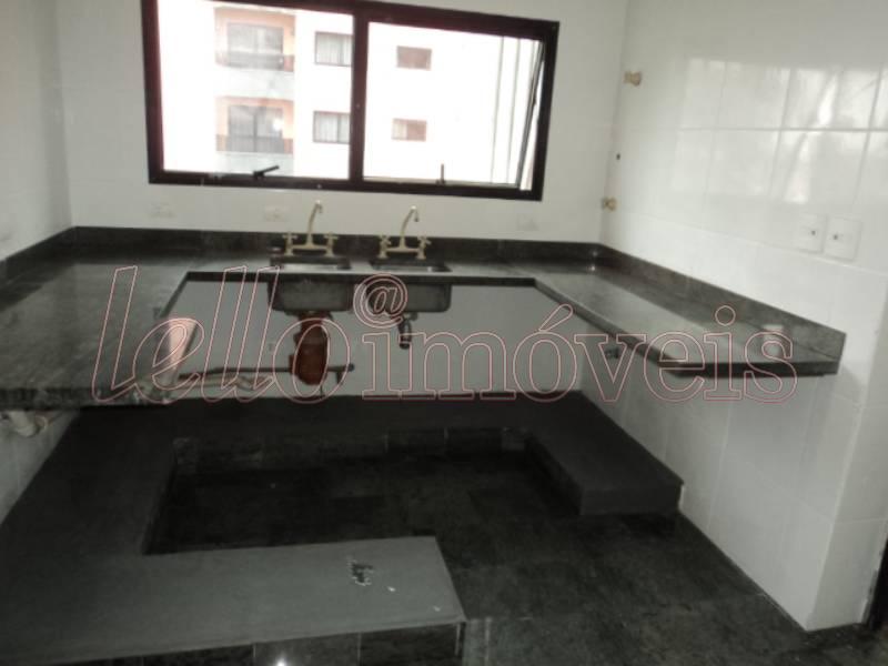 Apartamento para alugar com 4 quartos, 216m² - Foto 13