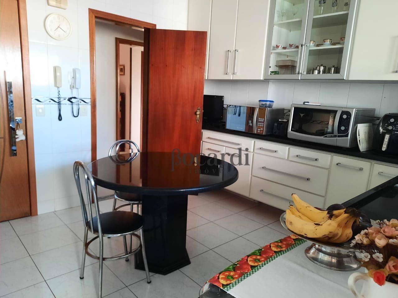 Apartamento à venda com 3 quartos, 195m² - Foto 15