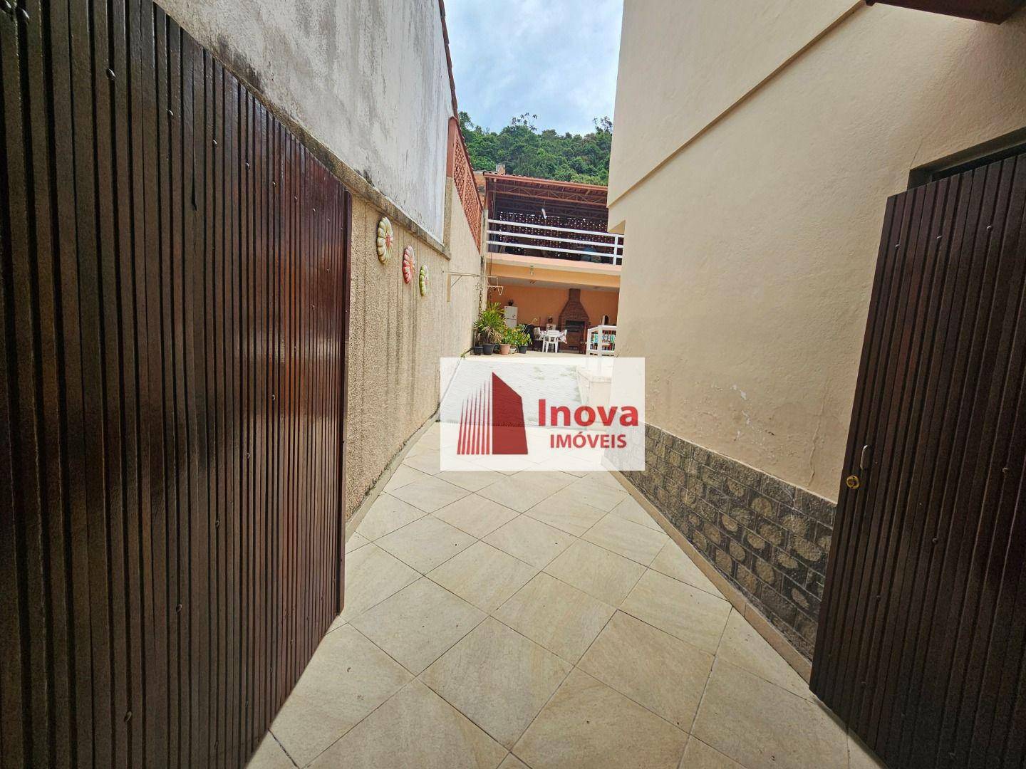 Casa à venda com 4 quartos, 245m² - Foto 5