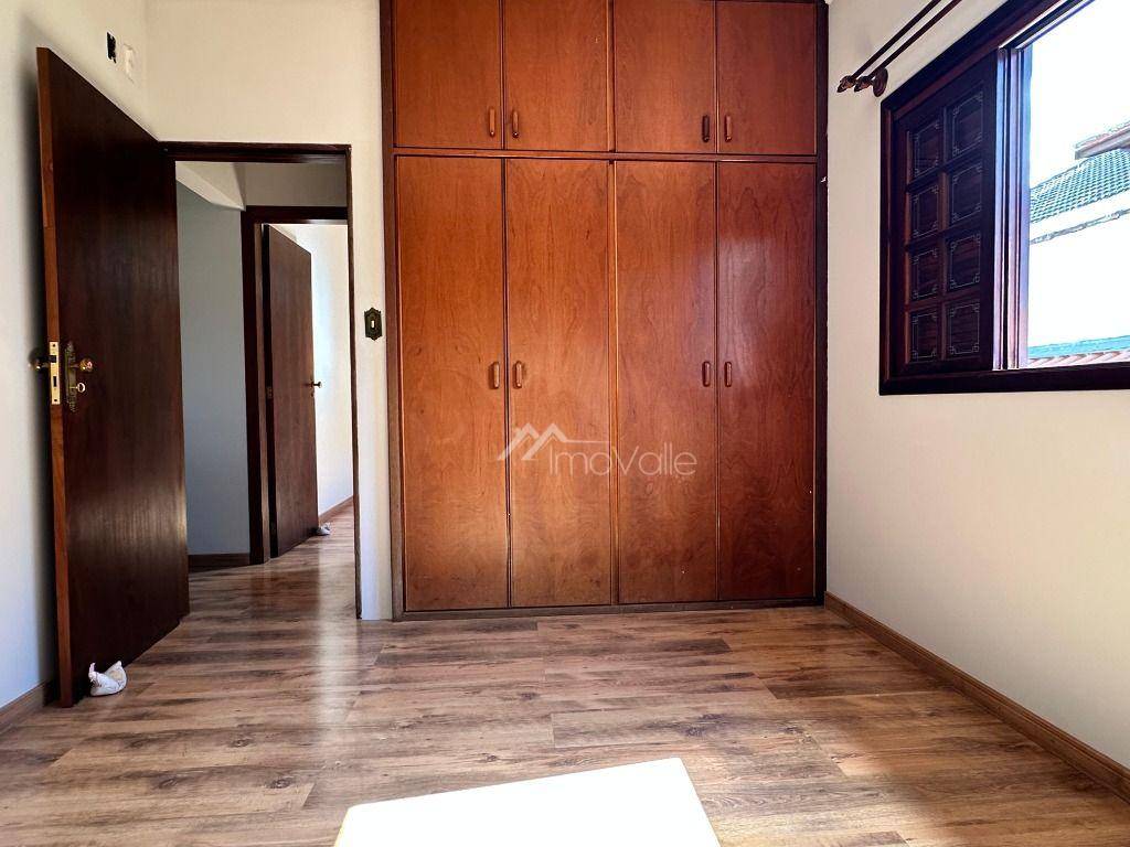 Casa de Condomínio para alugar com 4 quartos, 220m² - Foto 22