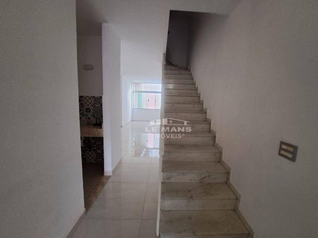 Casa para alugar com 3 quartos, 202m² - Foto 5