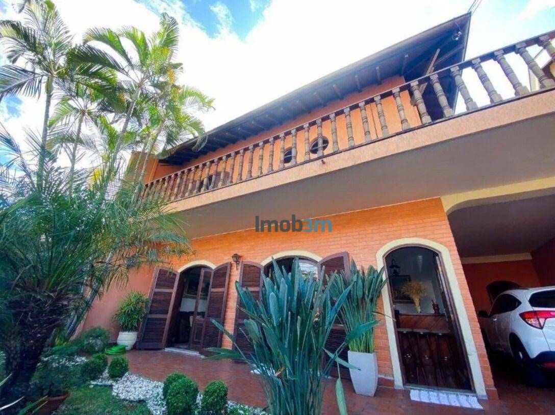 Sobrado, 4 quartos, 360 m² - Foto 1