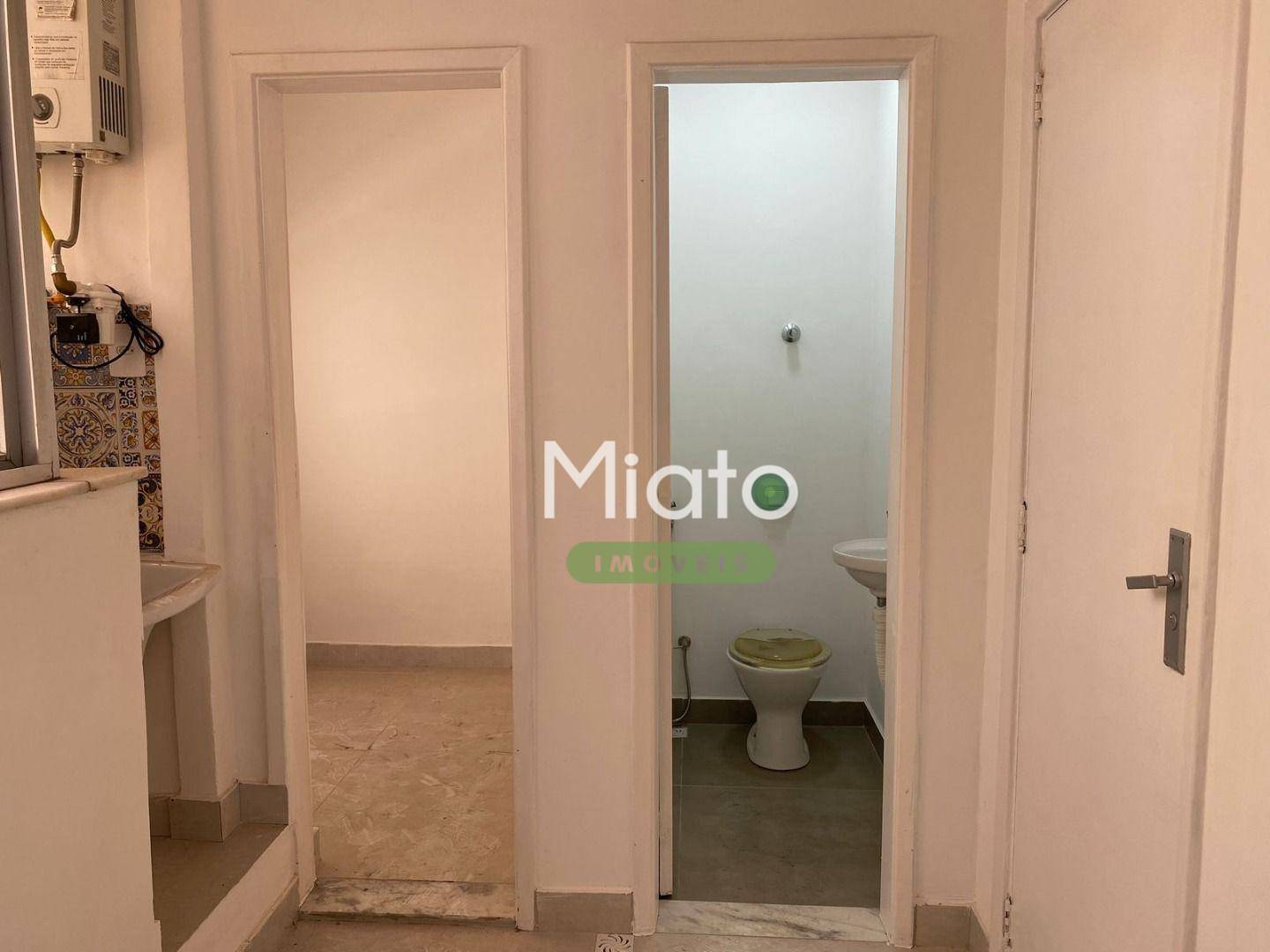 Apartamento à venda com 2 quartos, 63m² - Foto 2