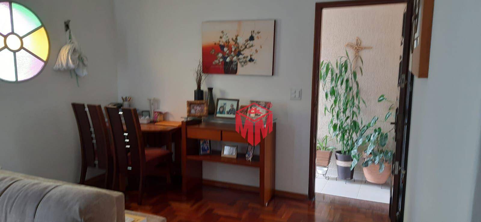 Casa à venda com 3 quartos, 170m² - Foto 2