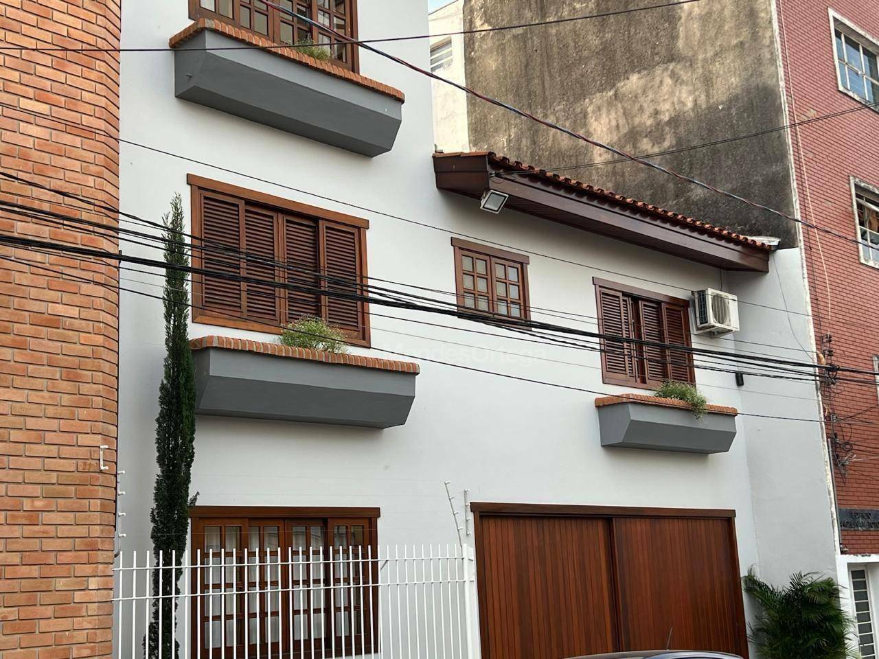 Casa à venda com 3 quartos, 373m² - Foto 2