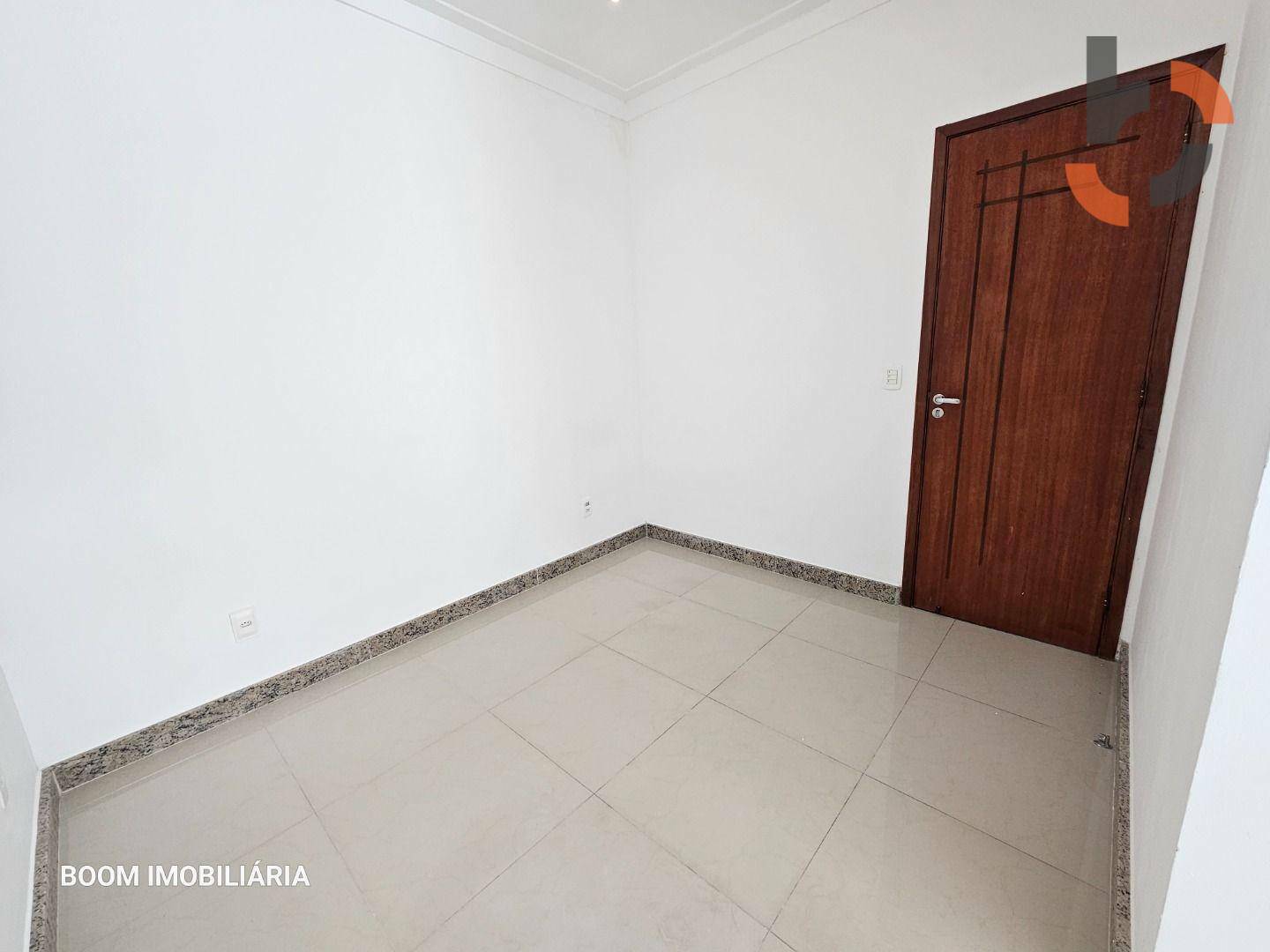 Casa à venda com 5 quartos, 218m² - Foto 26