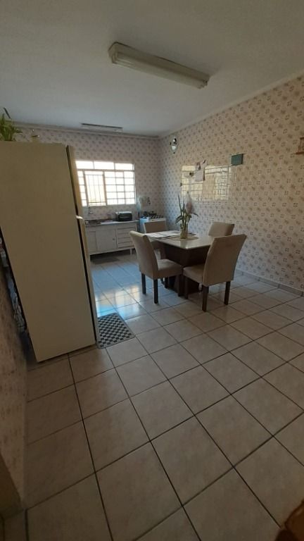 Casa à venda com 3 quartos, 179m² - Foto 7