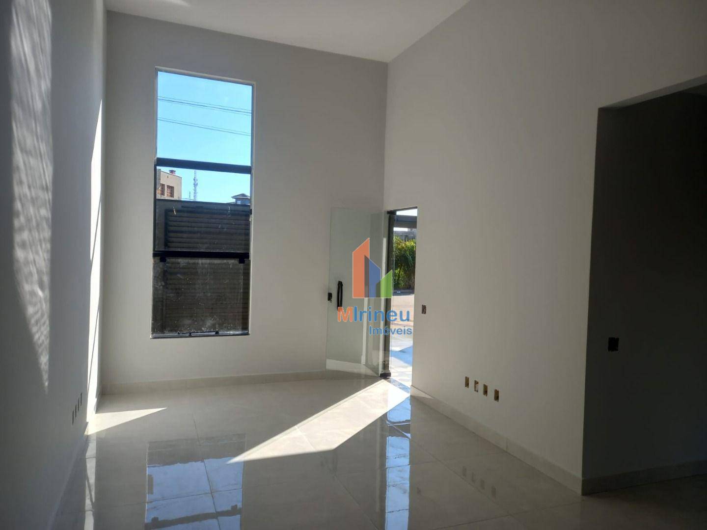 Casa à venda com 3 quartos, 108m² - Foto 4