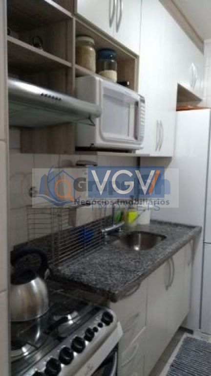 Apartamento à venda com 3 quartos, 65m² - Foto 2