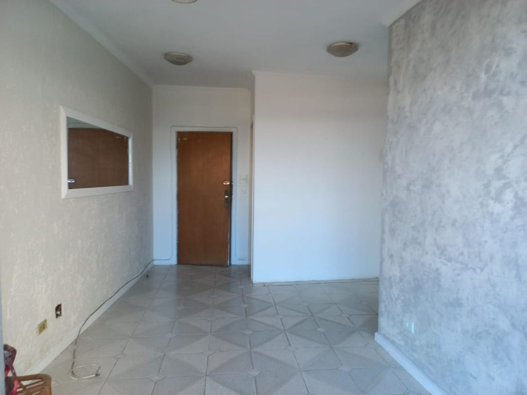 Apartamento à venda com 2 quartos, 75m² - Foto 3