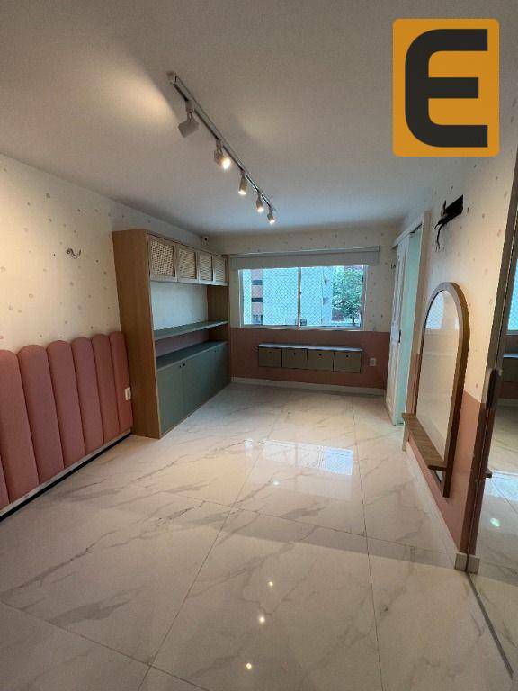 Apartamento à venda com 4 quartos, 220m² - Foto 18