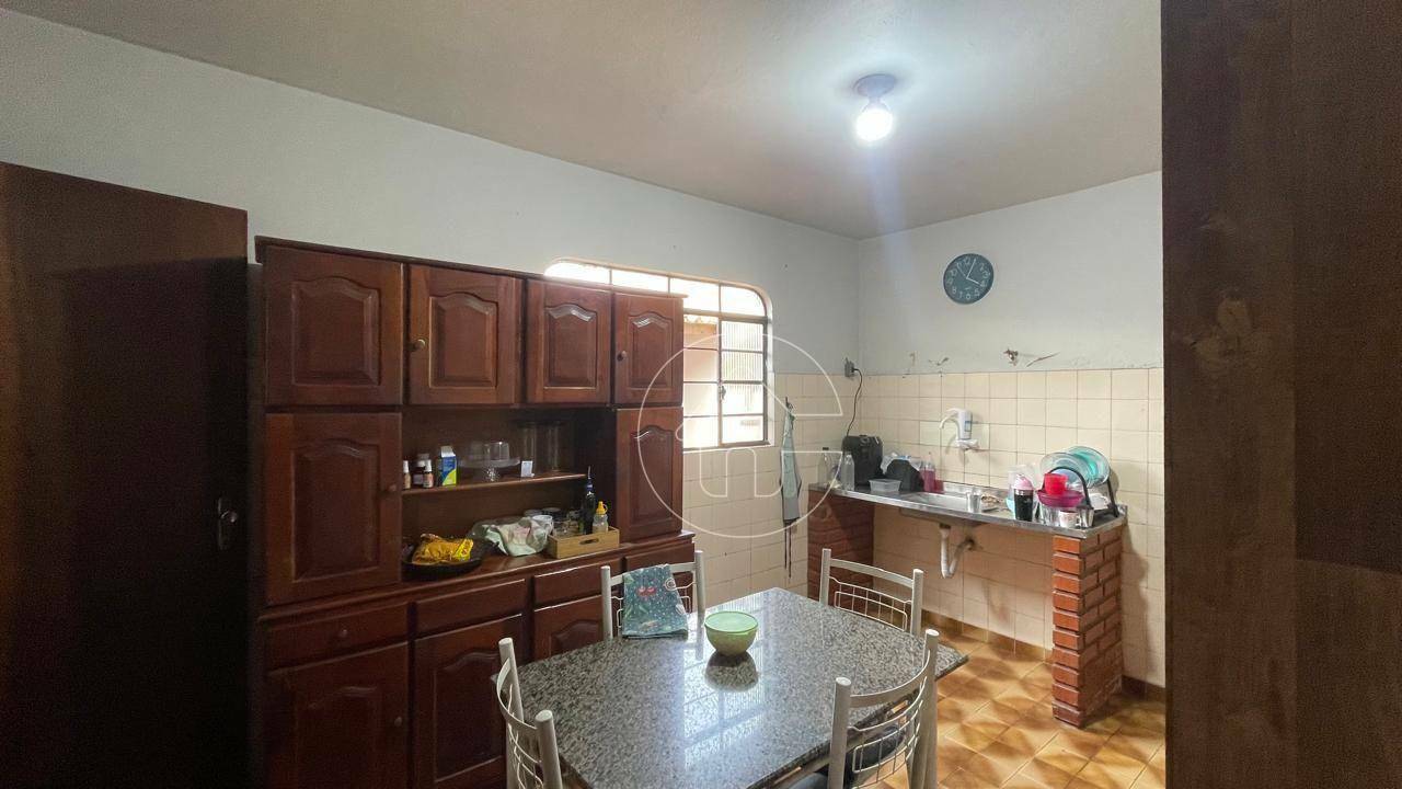 Casa à venda com 3 quartos, 130m² - Foto 16