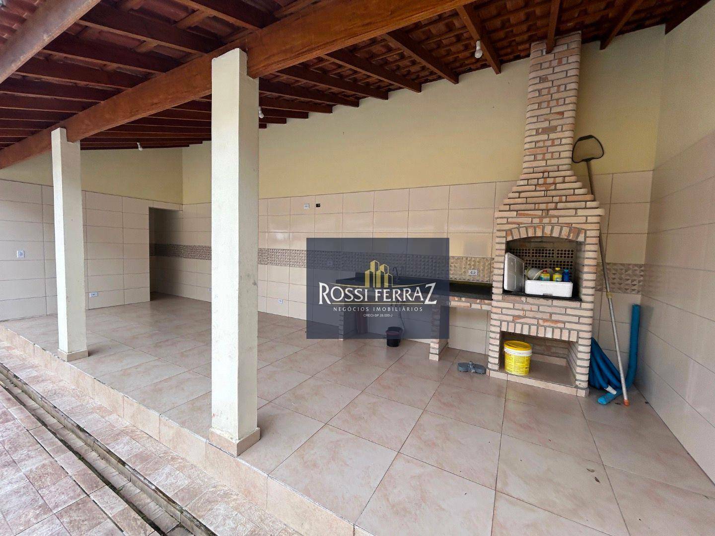 Casa para alugar com 3 quartos, 250m² - Foto 35