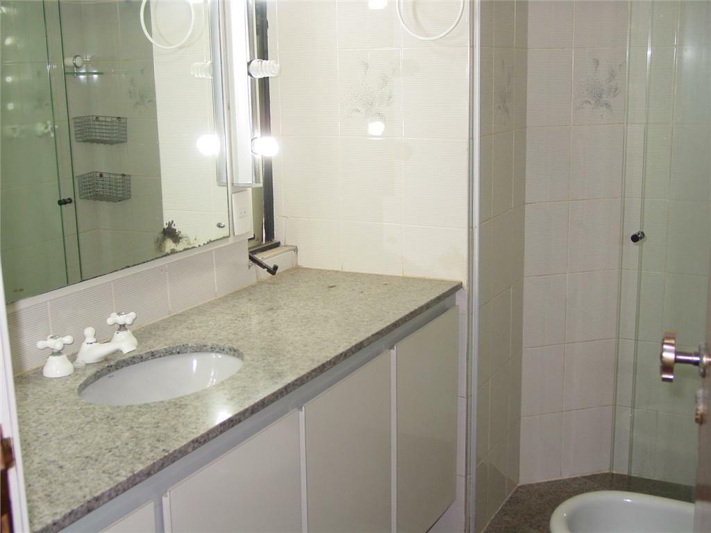 Apartamento à venda com 4 quartos, 200m² - Foto 9