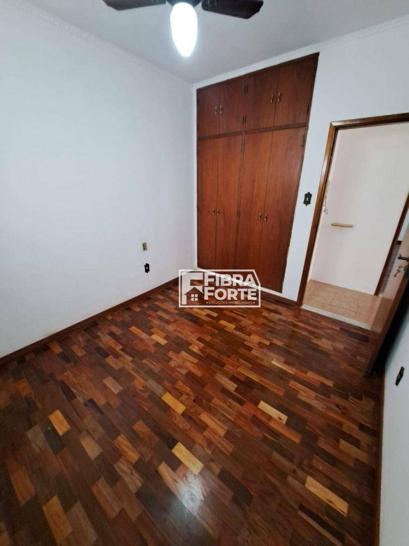 Casa, 4 quartos, 217 m² - Foto 2