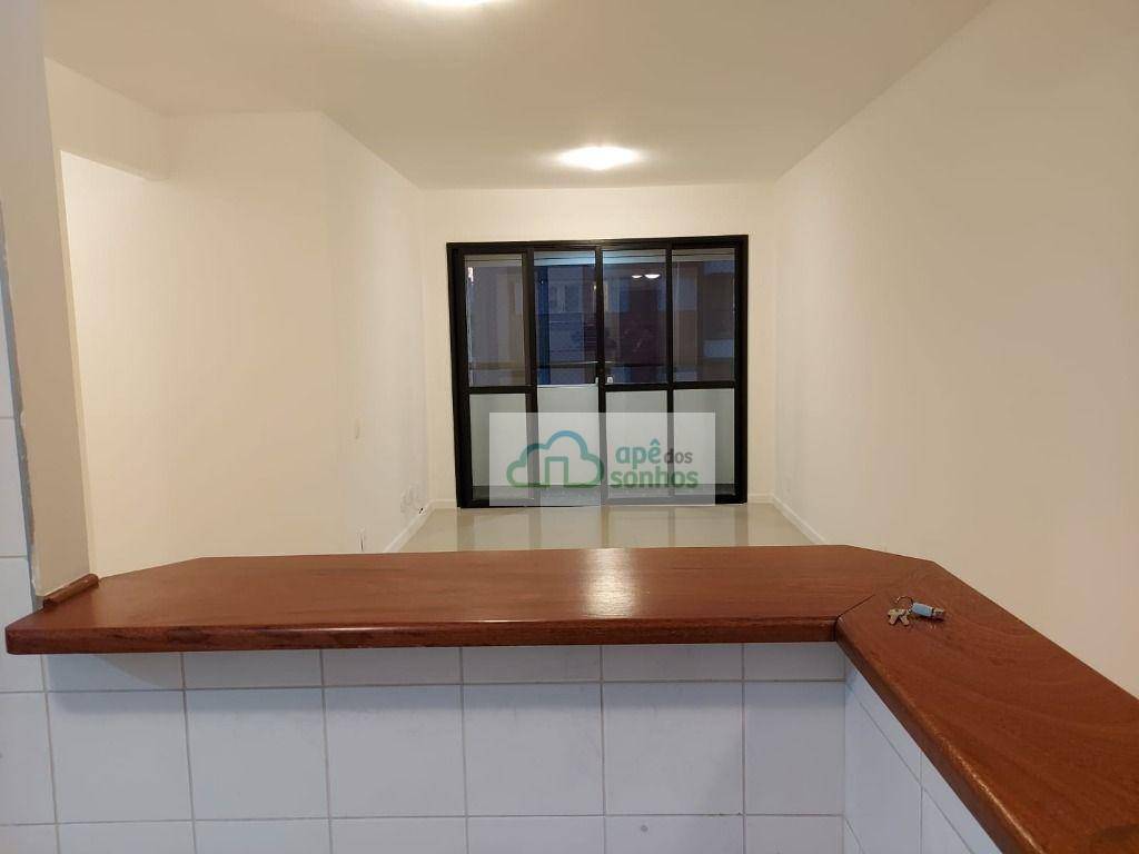 Apartamento para alugar com 2 quartos, 70m² - Foto 4
