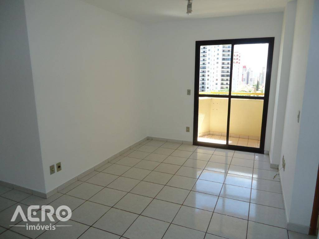 Apartamento à venda com 3 quartos, 76m² - Foto 2