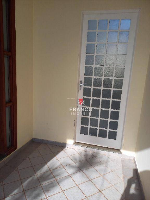 Casa de Condomínio à venda com 3 quartos, 200m² - Foto 33