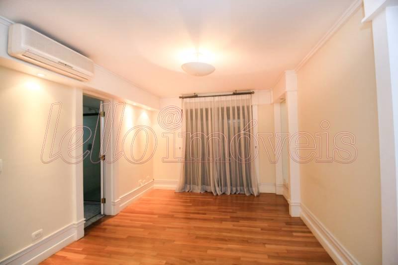 Apartamento para alugar com 3 quartos, 240m² - Foto 11