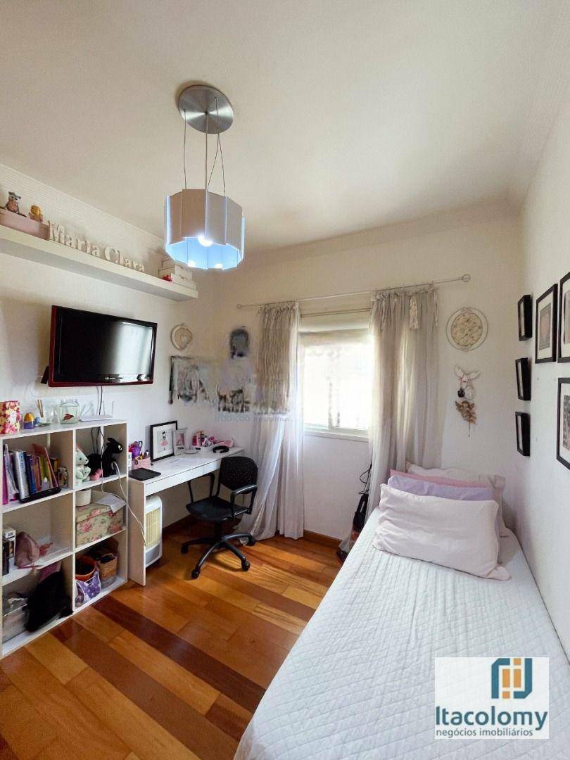 Apartamento à venda com 3 quartos, 139m² - Foto 19