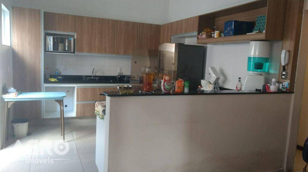 Casa, 3 quartos, 300 m² - Foto 1