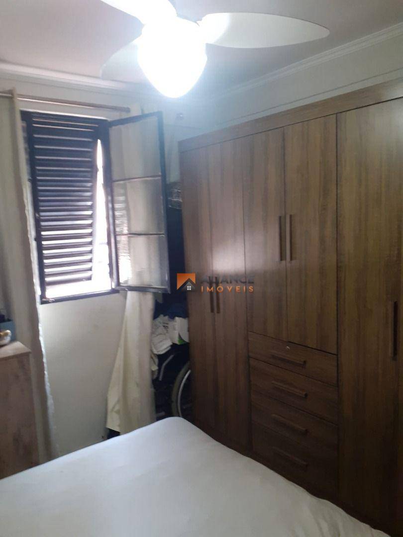 Apartamento à venda com 2 quartos, 55m² - Foto 11