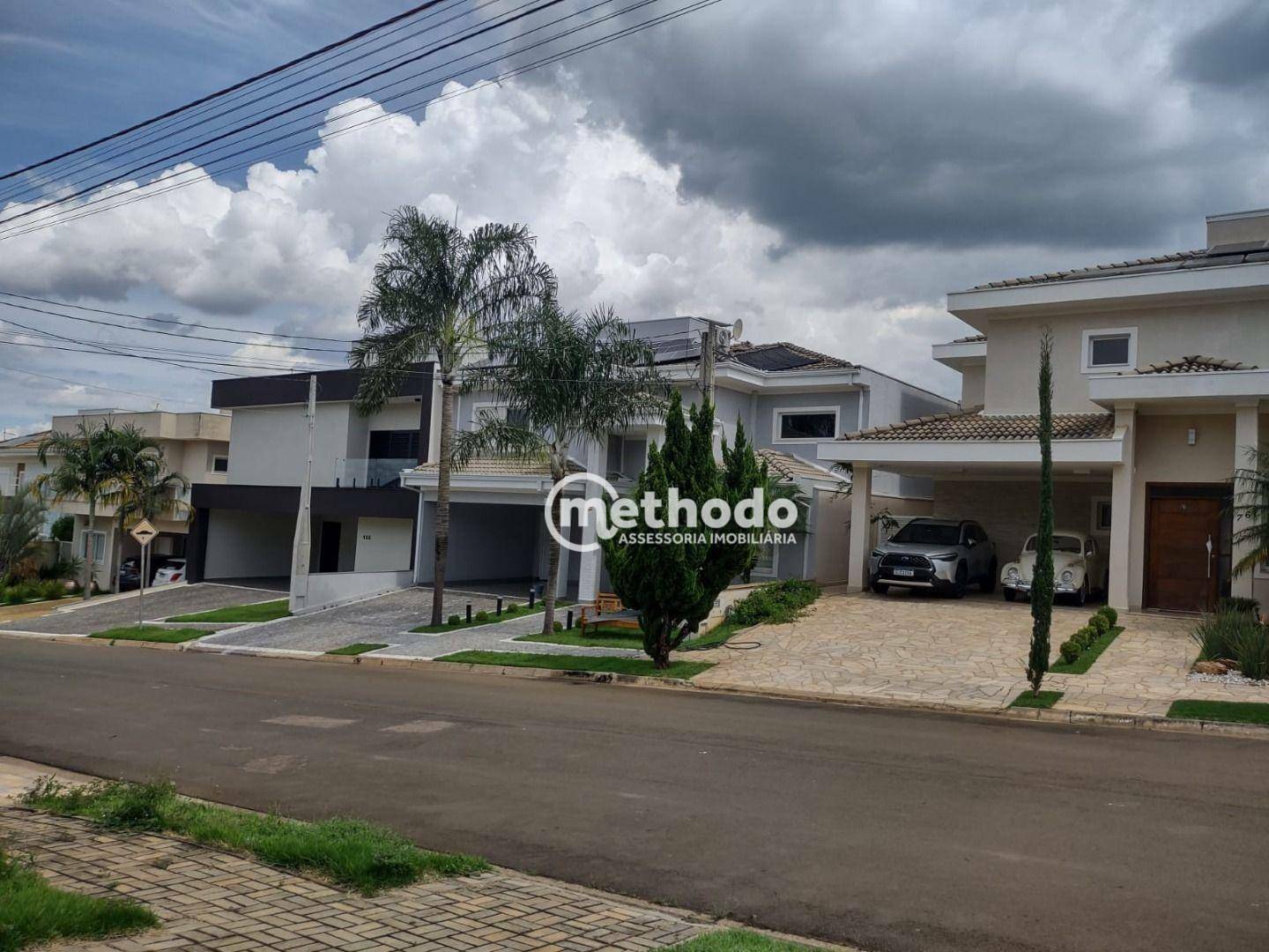 Casa de Condomínio à venda com 3 quartos, 313m² - Foto 2