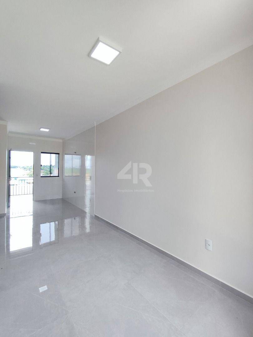 Casa à venda com 2 quartos, 50m² - Foto 4