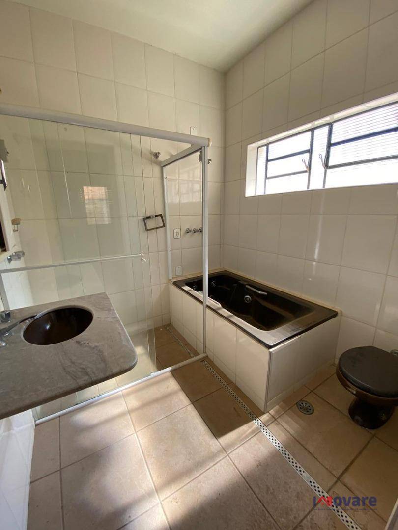 Casa à venda com 4 quartos, 198m² - Foto 2