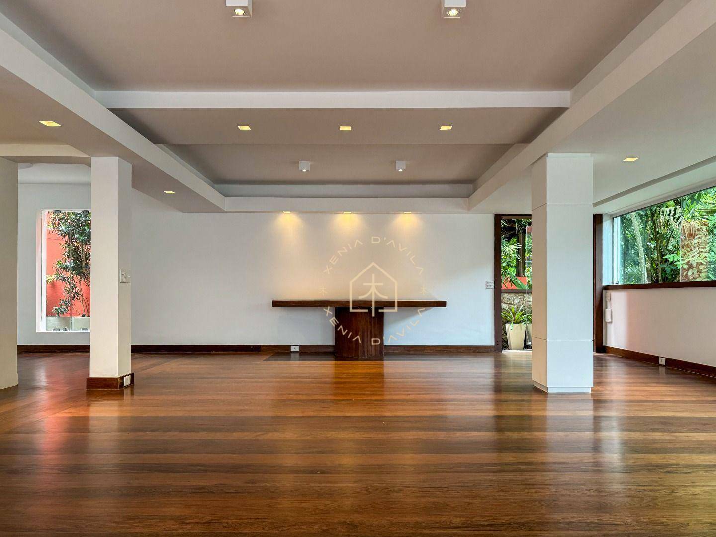 Casa de Condomínio à venda e aluguel com 3 quartos, 320m² - Foto 1