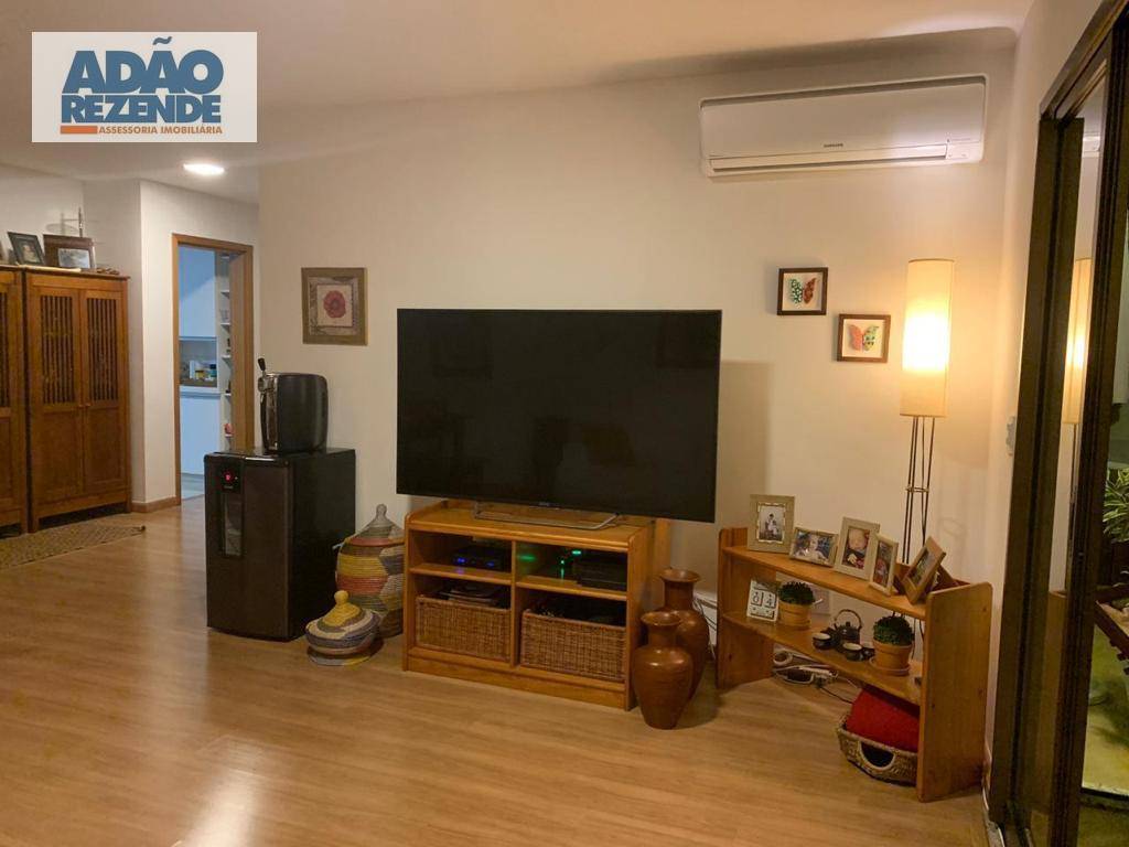 Cobertura à venda com 3 quartos, 227m² - Foto 2