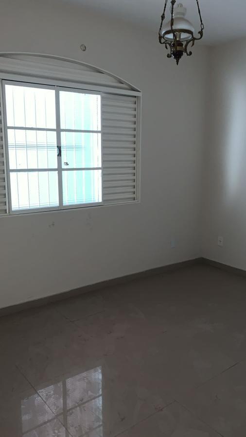 Casa para alugar com 2 quartos, 220m² - Foto 8