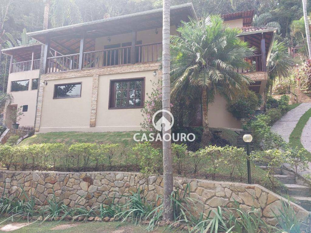 Casa de Condomínio à venda com 5 quartos, 385m² - Foto 4