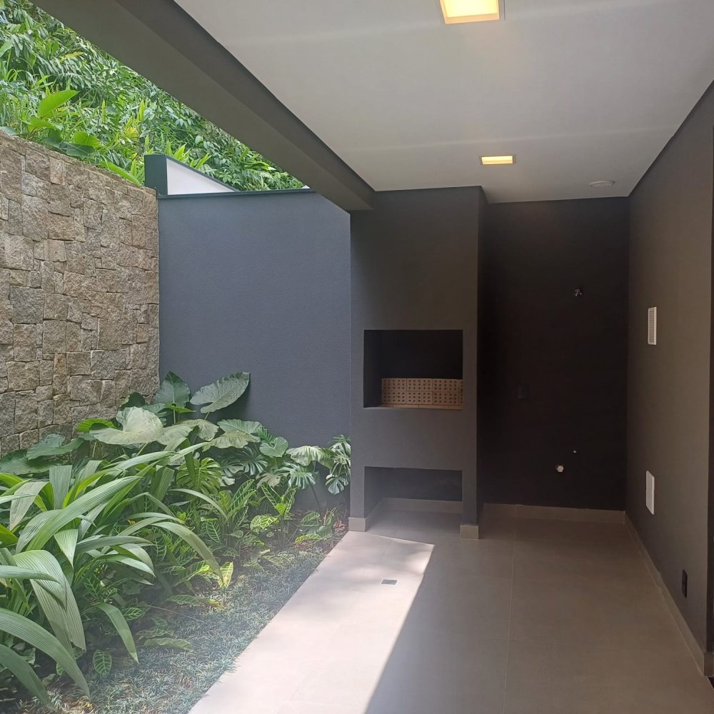 Casa à venda com 3 quartos, 296m² - Foto 3