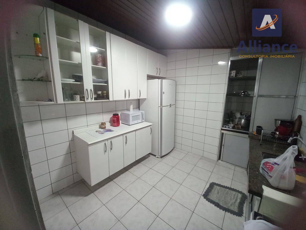 Casa para alugar com 3 quartos, 340m² - Foto 10