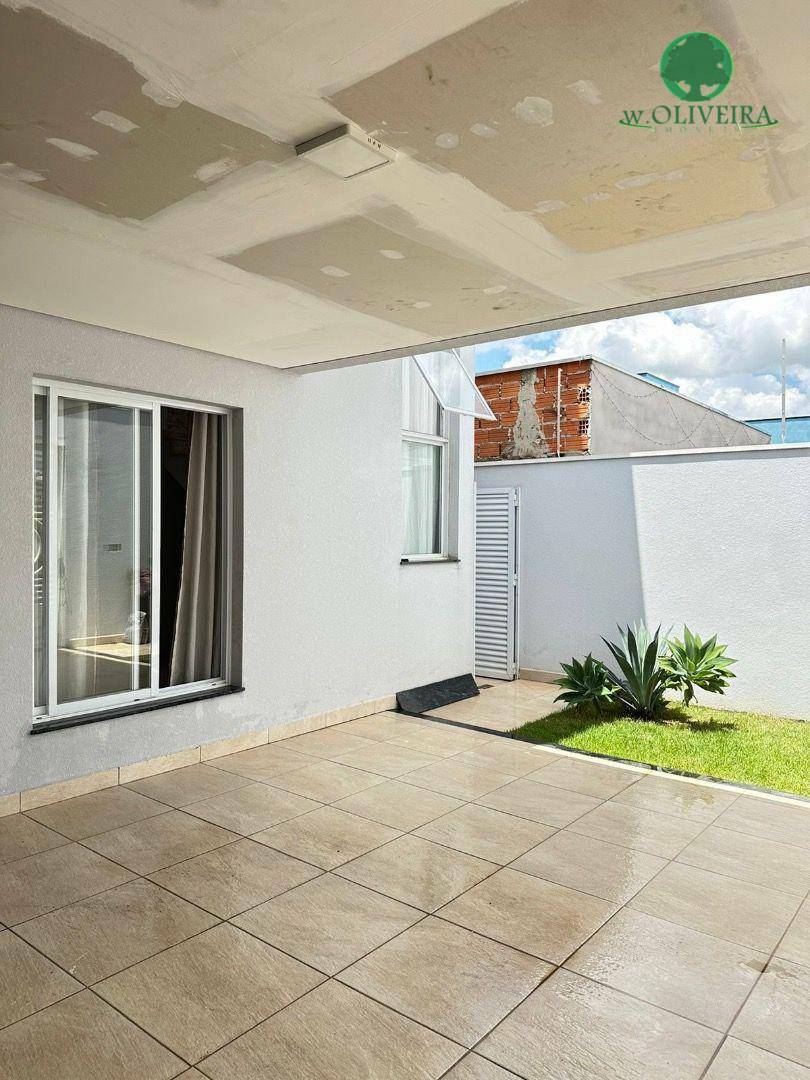 Sobrado à venda e aluguel com 3 quartos, 179m² - Foto 4