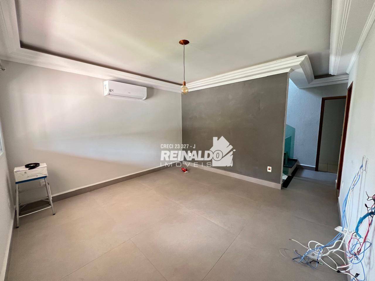 Casa de Condomínio para alugar com 4 quartos, 330m² - Foto 12