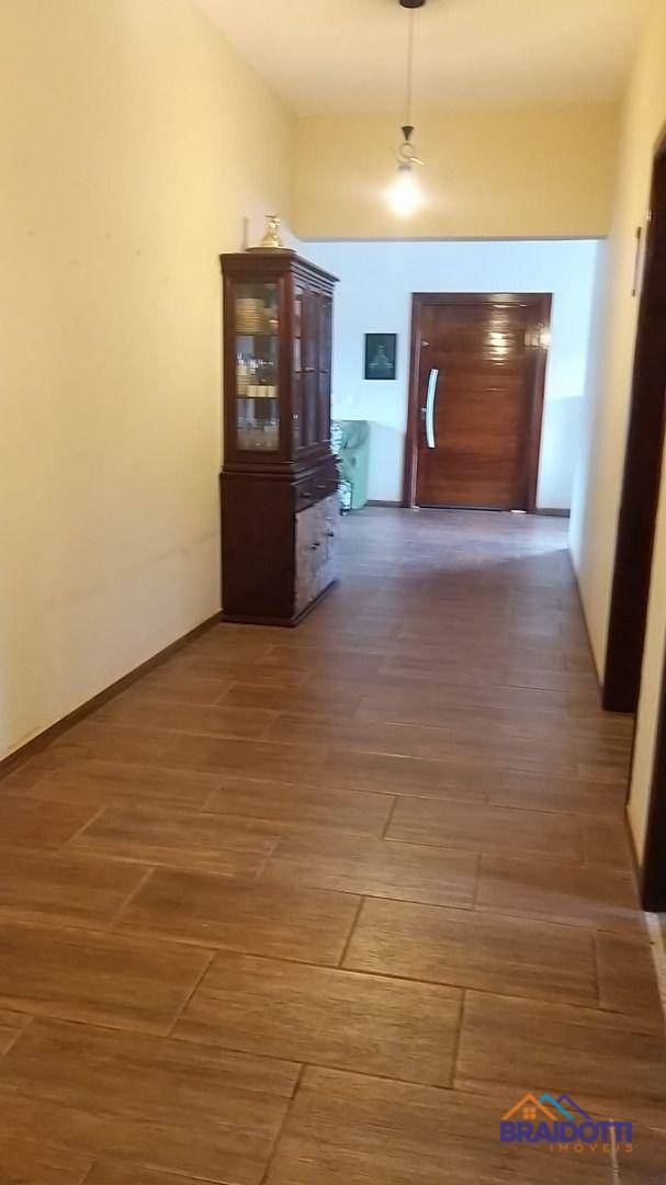 Chácara à venda com 4 quartos, 250m² - Foto 8